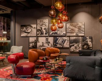 Motel One Frankfurt-East Side - Fráncfort - Lounge