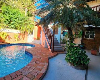 포자다 두스 로보스 마레지아스 - 마레시아스 - 수영장