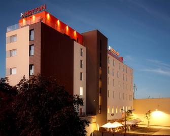 Hotel Hotton Gdynia - Gdynia - Budynek