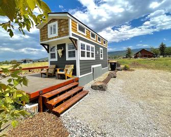 Big View Tiny House, a luxury tiny house experience! - Victor - Building