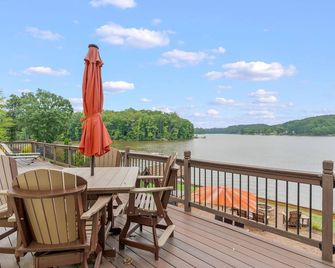 Luxury Waterfront 5-bedroom house on High Rock Lake - Lexington - Balkon