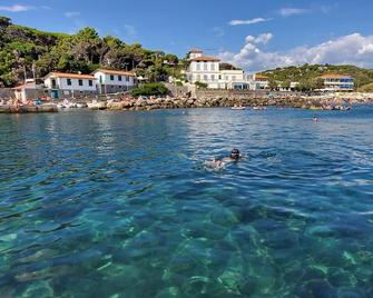 Fantastic view, private garden, air conditioning, WIFI - Quercianella - Spiaggia