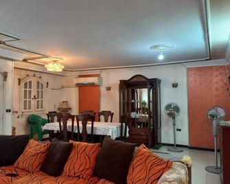 Flat in heliopolis - near cairo airport - Madinat Coraya - Sala de estar