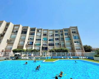 Gugel Waves Apartments - Naharia - Gebouw