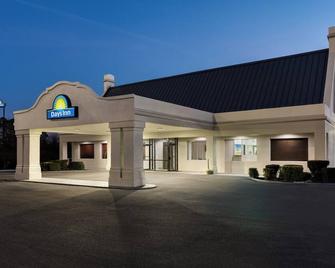 Baymont by Wyndham Emporia VA - Emporia - Bygning