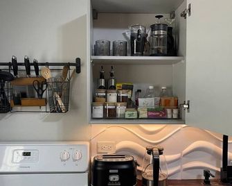 Topaz Classy, Cozy Condo Near Beaches & Airport - Crown Point