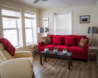 River Front Cottage with Breathtaking view of Allegheny River - Emlenton - Sala de estar