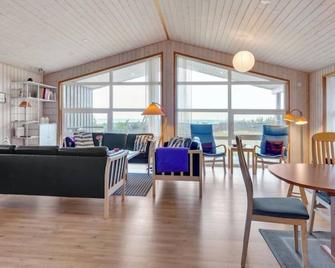 Holiday Home Awenita - 50m to the inlet by Interhome - Løgstør - Sala de estar
