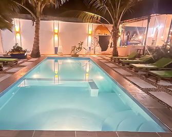 Ondo House - Nungwi - Piscina