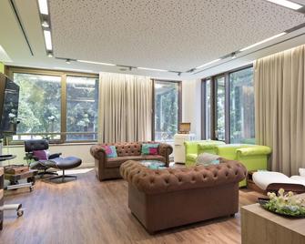 Melia Düsseldorf - Düsseldorf - Oleskelutila
