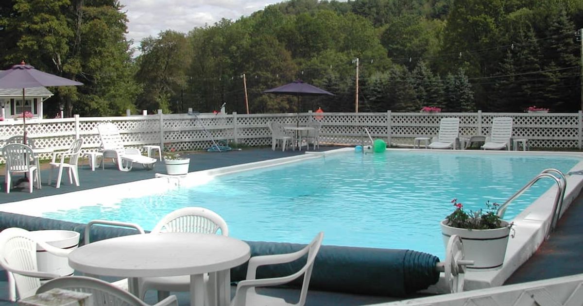 1896 House Brookside & Pondside Country Motels £9. Williamstown Hotel ...
