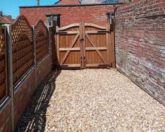 Delighful Self Catering in The Heart Of - Glastonbury - Outdoor view