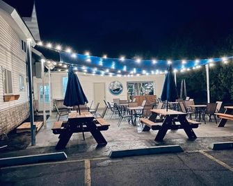 Innlet Motel - Sturgeon Bay - Patio