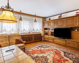 Haus am Markt Fewo 2 - Schöningen - Sala de estar