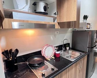 Shore Residences - Manila - Kitchen