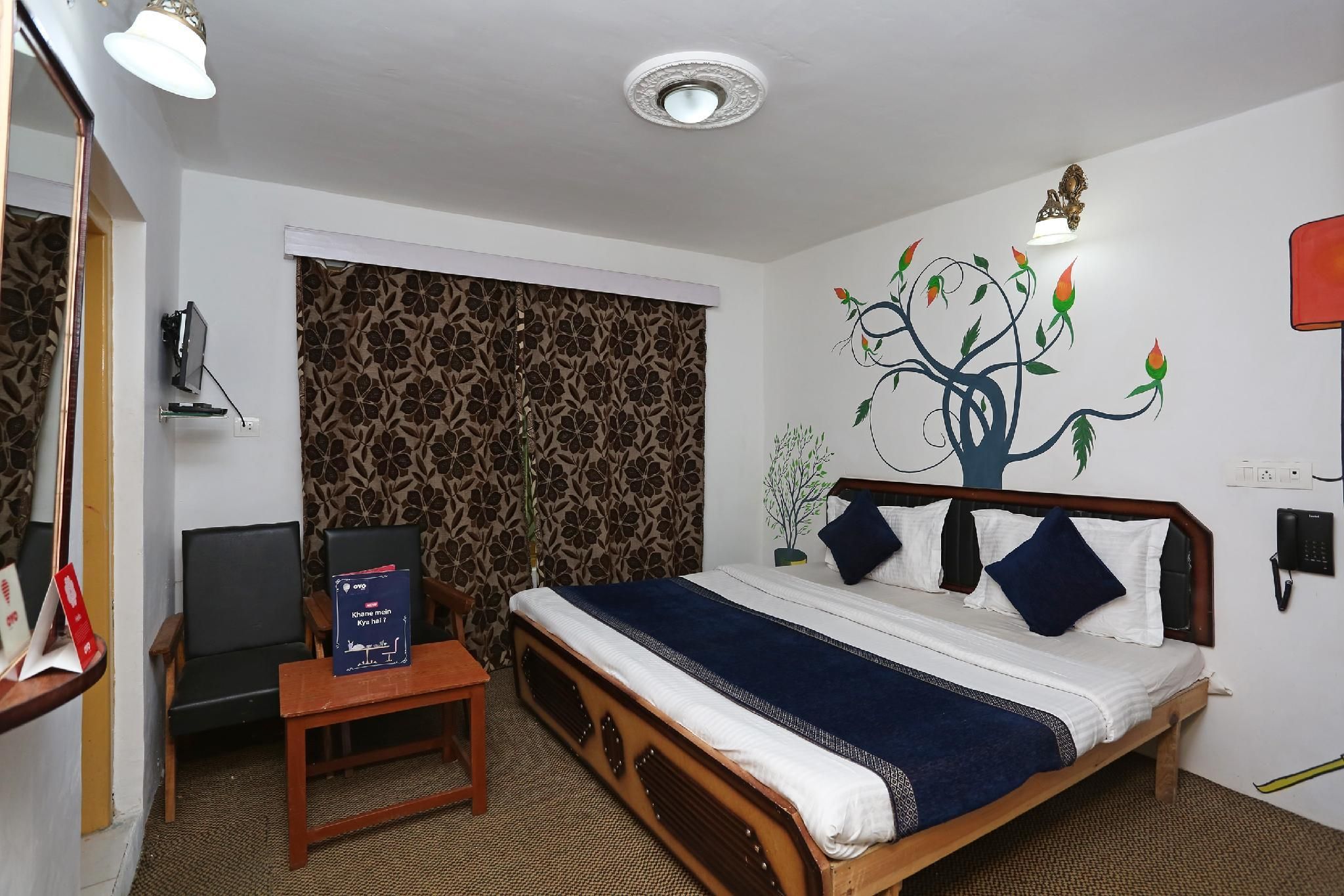OYO Flagship Hotel Palace Pahalgam - Pahalgam - Bedroom