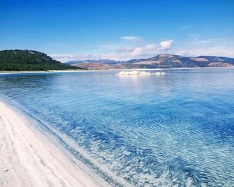 Kaplan Pansiyon - Yeşilova - Beach