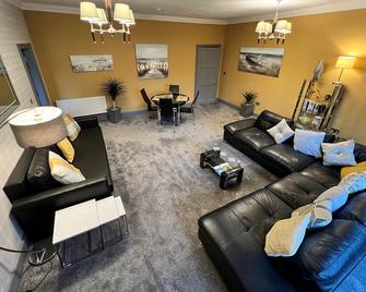 Rossal House Apartments - Inverness - Wohnzimmer