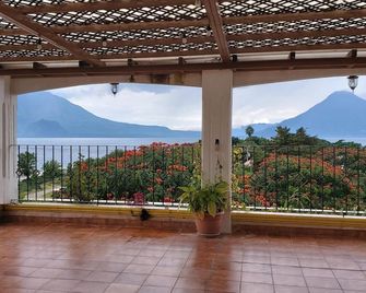 Perla Maya Hotel - Panajachel - Balcony
