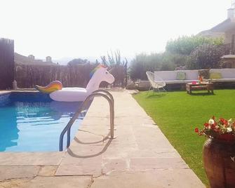 Charming Villa in El Vendrell + Pool - El Vendrell - Svømmebasseng