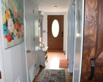 The Octagon - Country Chic-2-BR house on US-23N in N. Alpena/Presque Isle. - Alpena - Chodba