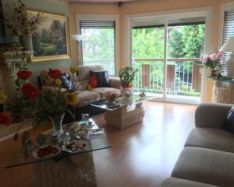 Diana's Luxury Bed and Breakfast - Vancouver - Stue