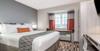 Microtel Inn & Suites by Wyndham Rochester South Mayo Clinic - Rochester - Schlafzimmer