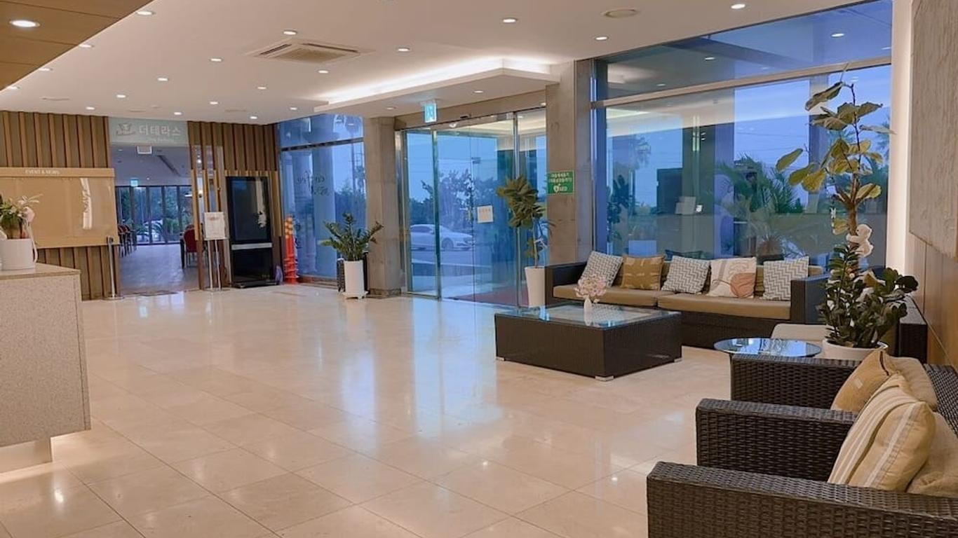 AVA Hotel Jeju Hamdeok