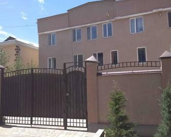 Saima Hostel - Osh - Edificio