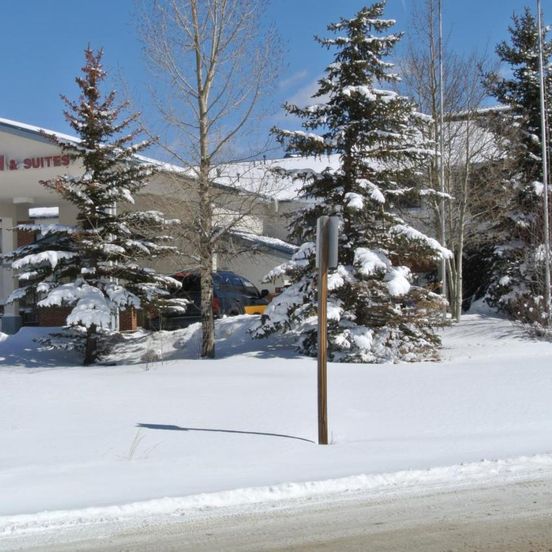Luxury Inn And Suites image 1