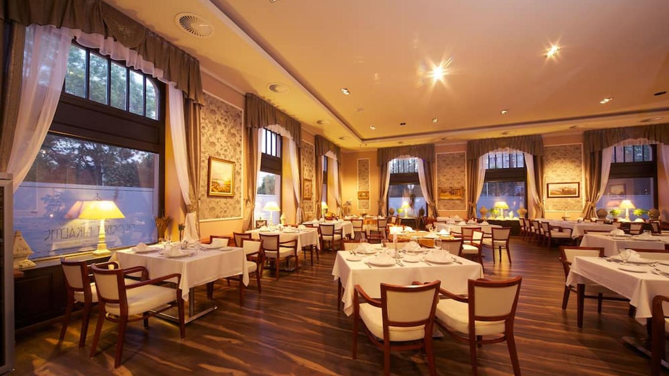 إيرشيبيت كيرالين هووتل