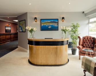 Hillgrove Guesthouse - Dingle - Front desk