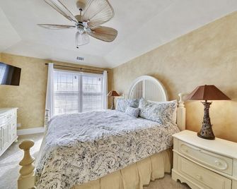 Evian 164 - Hilton Head Island - Bedroom