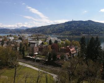 Out in the open, quiet, no traffic, close to the center - Portschach am Wörthersee - Outdoor view