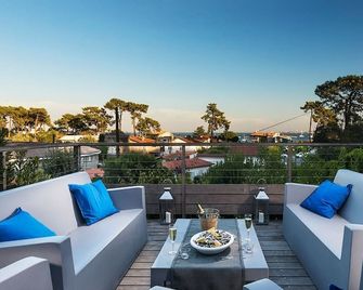 stylish villa with beautiful sea view and heated pool (May to Sept) - Lège-Cap-Ferret - Balcon