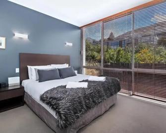 Luxury 1 Bedroom Studio - Queenstown - Schlafzimmer