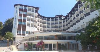 Kerasus Resort Hotel - Τσεσμέ - Κτίριο