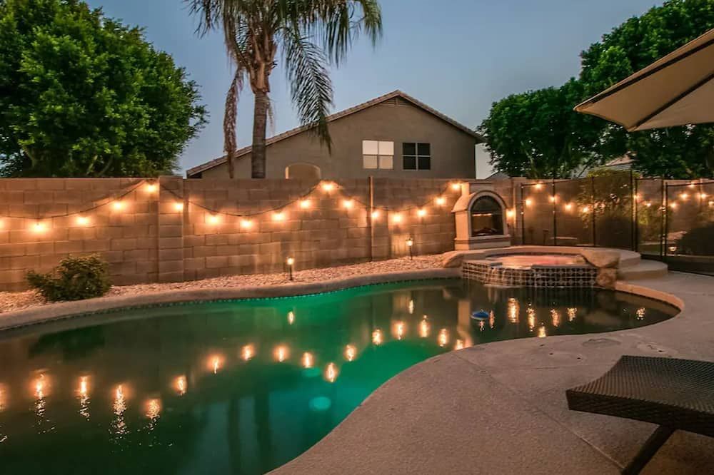 Massive 5 Bdrm Getaway W/pool, Hot Tub, Game Room! - Gilbert - Zwembad