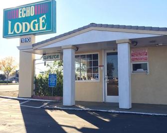 Echo Lodge - West Sacramento - Building