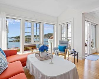 Gorgeous Home In Gjeving With Wifi - Gjeving - Sala de estar