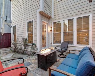 Unwind in this cozy central home - Houston - Uteplats