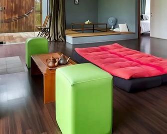 Tea Garden Resort - Bandung - Bedroom