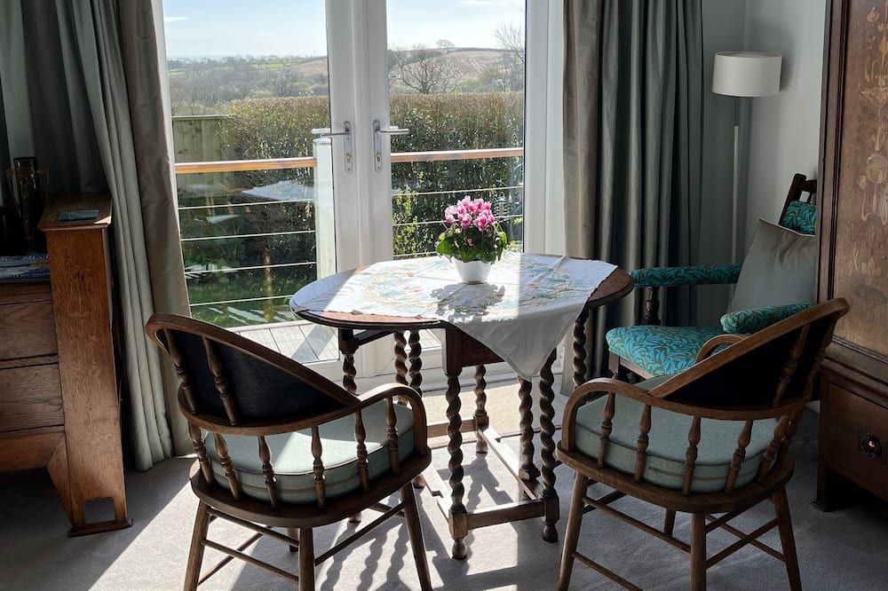 Gower View Luxury Bed & Breakfast - טנבי - מרפסת