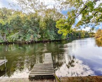 Kayaks | Relax by River | 10 Min to Shipshewana | - Howe