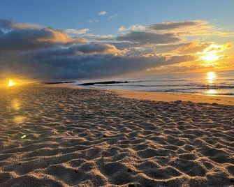 3-BR apt w ocean views, 1.5 blocks to beach, AC, WiFi, 1.5 bathrooms & balcony! - Ocean Grove - Beach