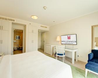 Millennium Lakeview Residence - Dubái - Habitación
