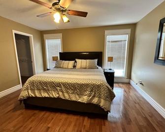 3 Bedroom Loft overlooking water - Collinsville - Bedroom