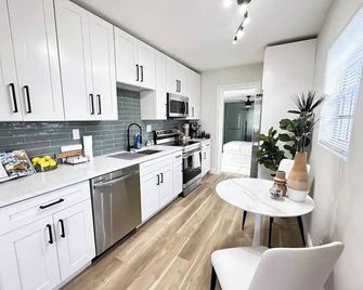 Stop looking,AquaMaria has it all. - Fort Lauderdale - Cucina