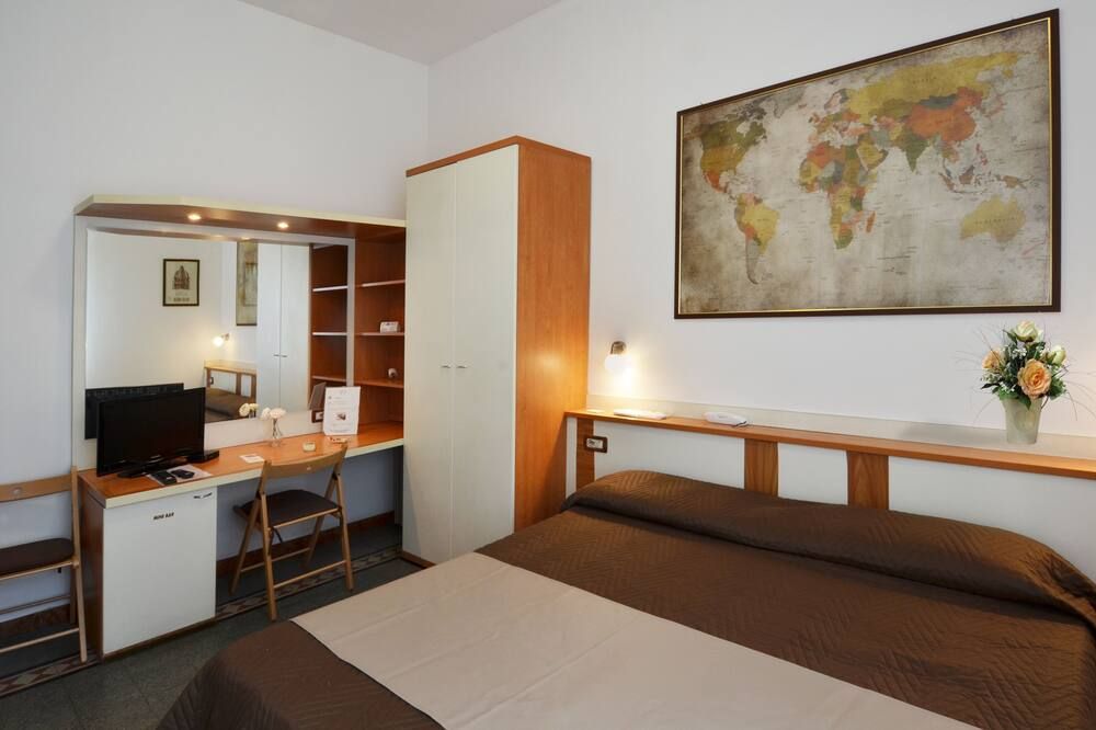 Hotel La Torre - Pisa - Camera da letto