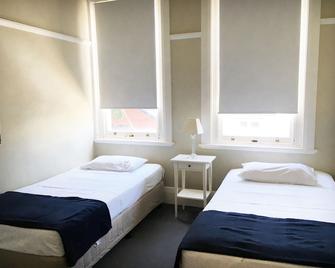 The Oriental Hotel - Newcastle - Bedroom